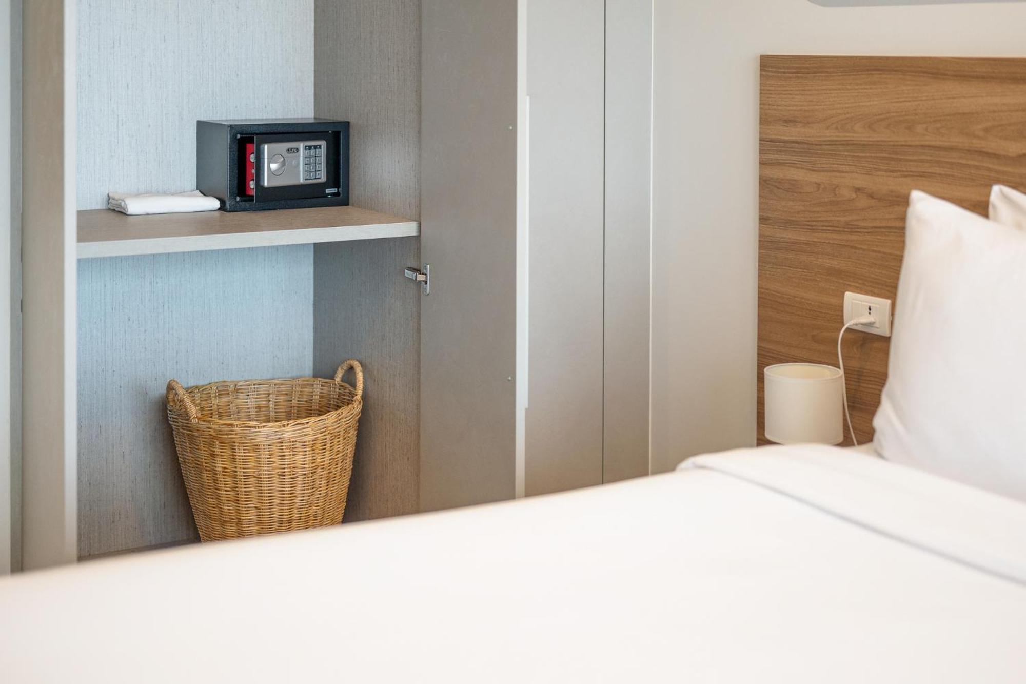 Homa Phuket Town Hotel Екстериор снимка